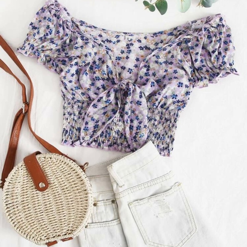 Tie Front Shirred Waist Ditsy Floral Crop Top [Size: Small]